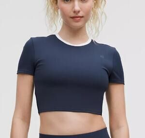 Lululemon Tight-Fit Cropped Shelf-Bra T-shirt Sz. M